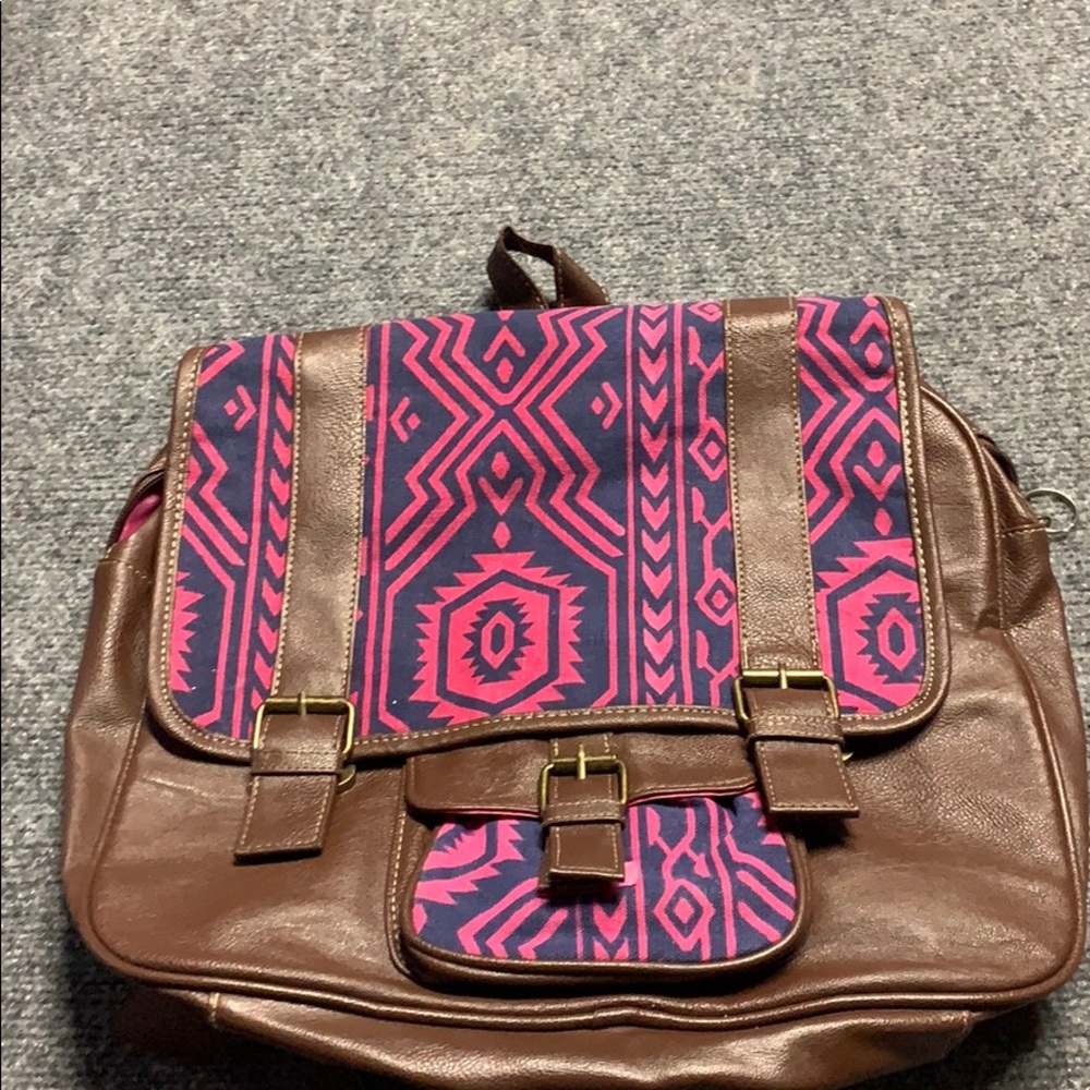 Geometric design back pack